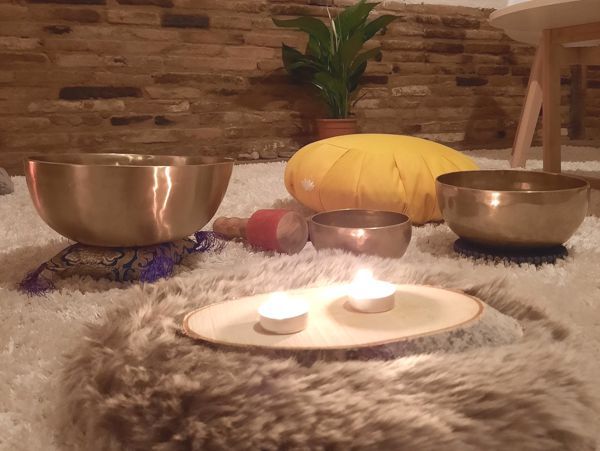 Bols tibétains, cousin de méditation et bougies